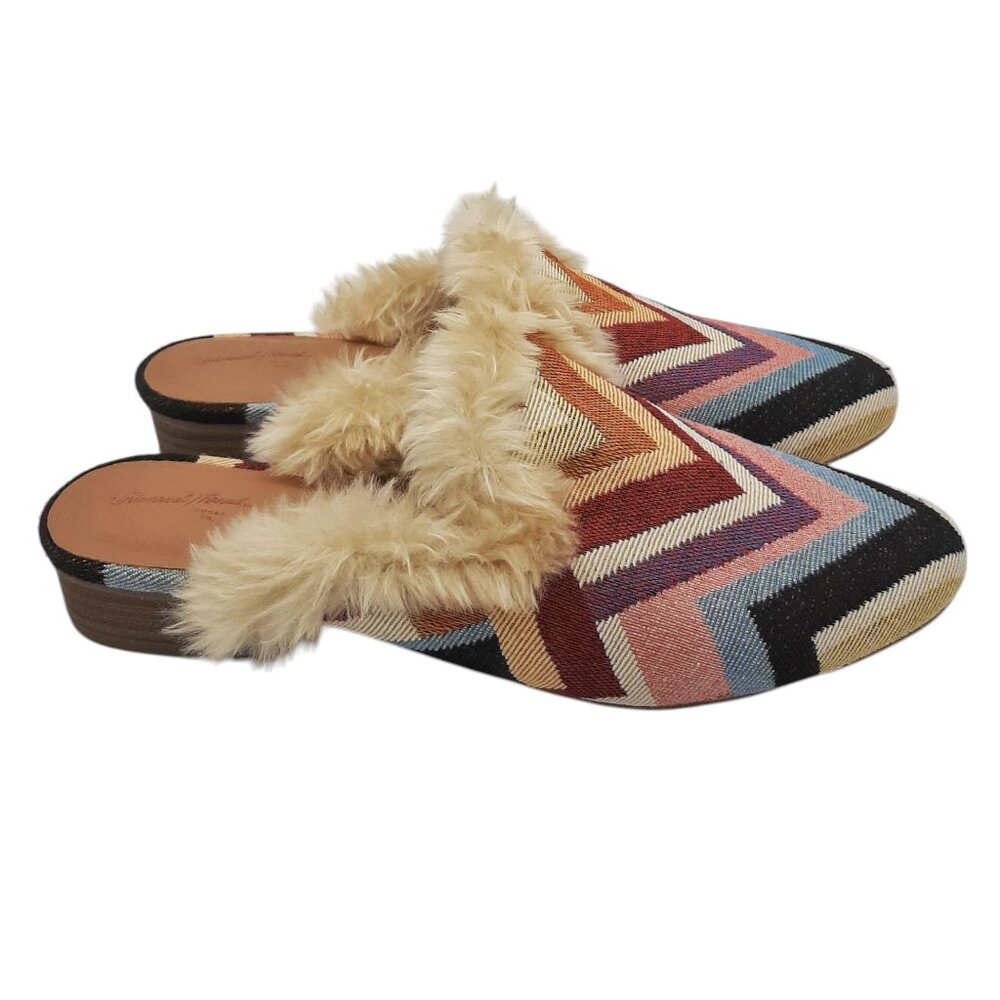 Universal Threads Like New Woven Faux Fur Mules Multicolored Chevron Shoes 8.5